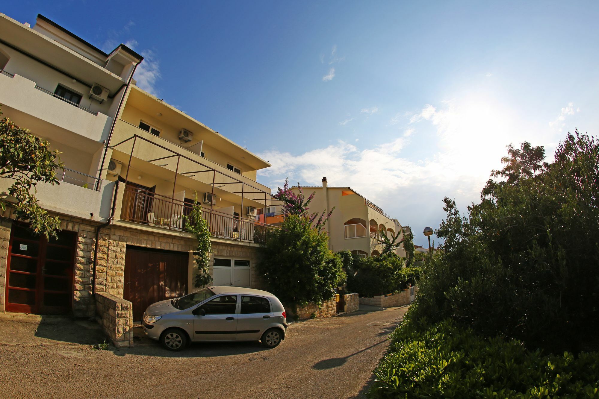 חוואר Apartments And Rooms Zvjezdana מראה חיצוני תמונה